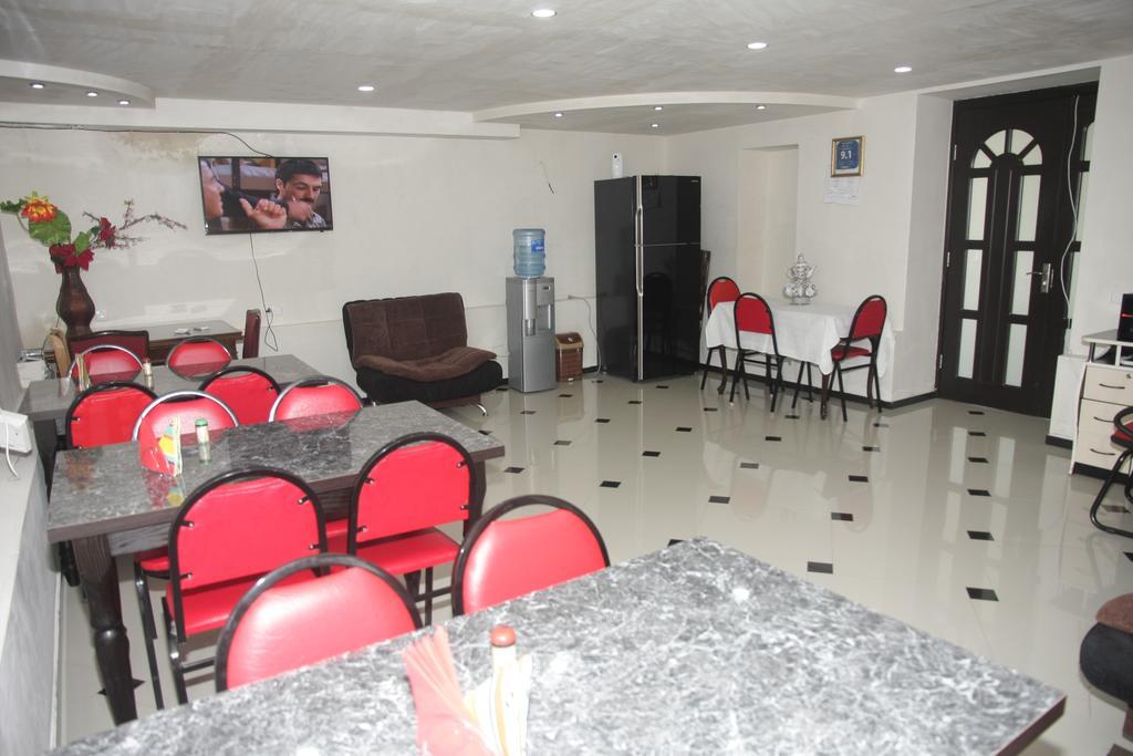Guest House Nona Kʼutʼaisi Exterior foto