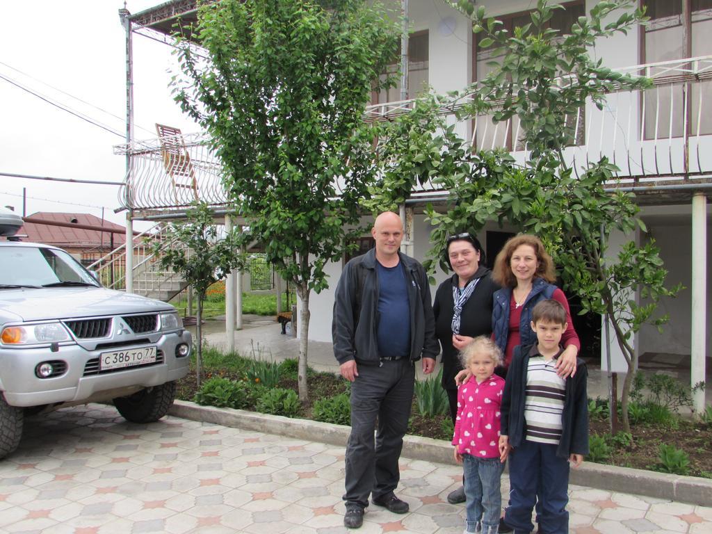 Guest House Nona Kʼutʼaisi Exterior foto