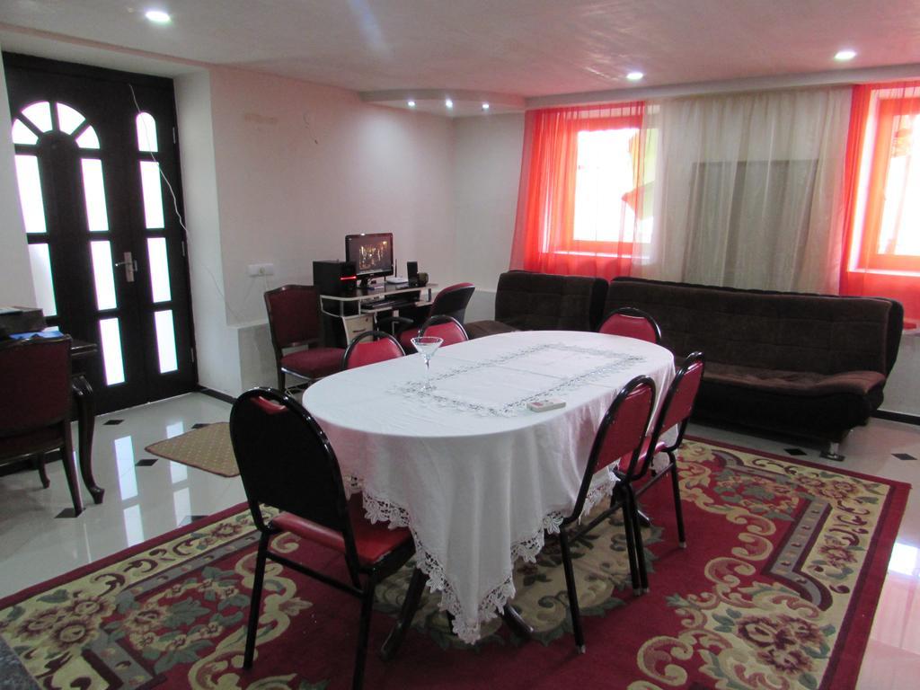 Guest House Nona Kʼutʼaisi Exterior foto