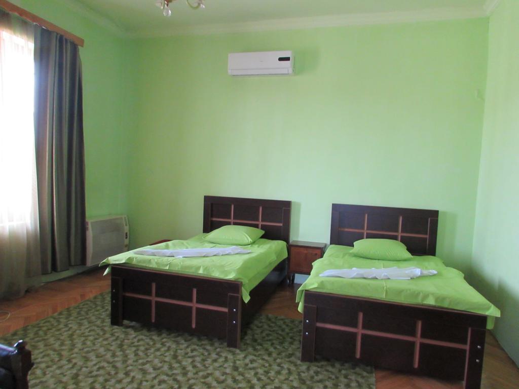 Guest House Nona Kʼutʼaisi Exterior foto