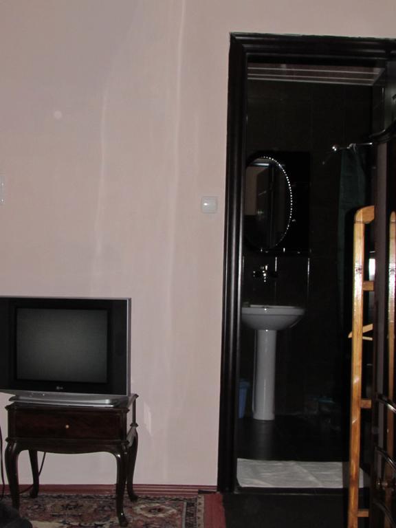 Guest House Nona Kʼutʼaisi Exterior foto