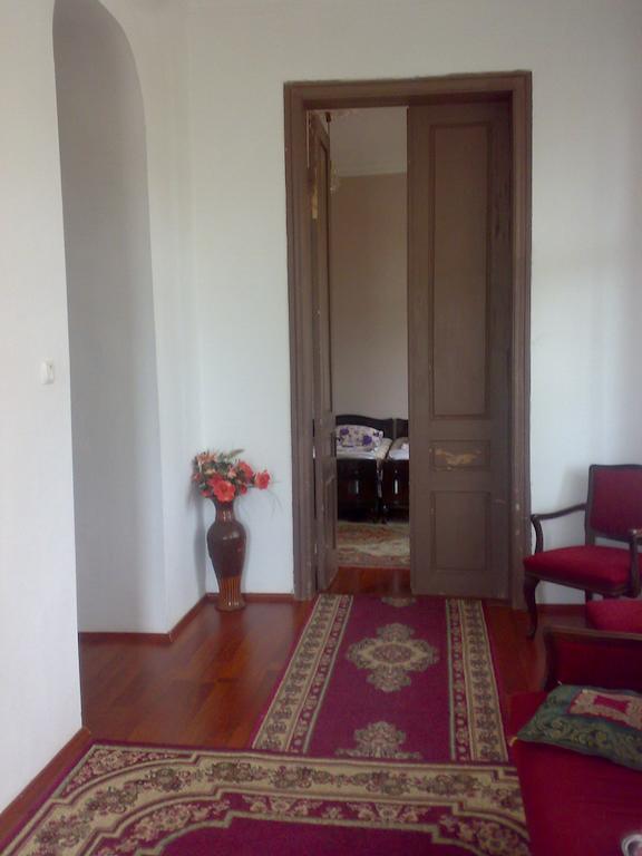 Guest House Nona Kʼutʼaisi Exterior foto
